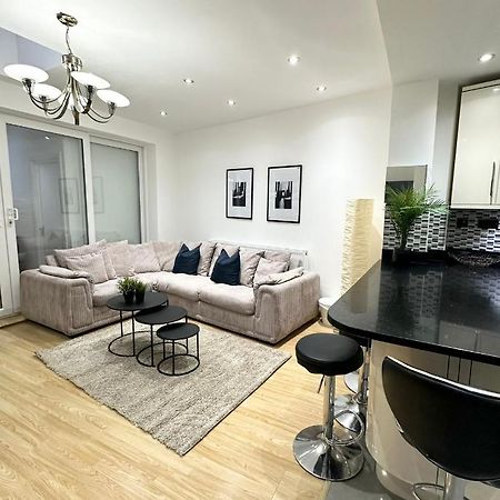 London Charm - Comfortable Room In Spacious House Exterior photo